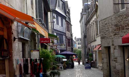 Les magasins de Quimper dans le Finistère, en Bretagne
