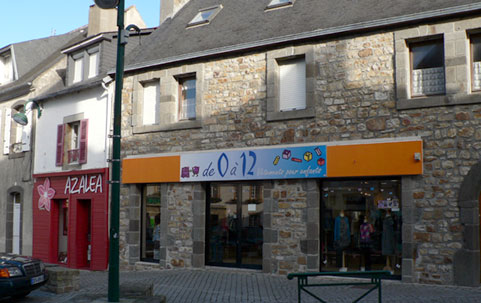 les magasins de la presqu'le de Crozon. Magasin de mode pour les petits de 0  12 ans, rue Alsace Lorraine.